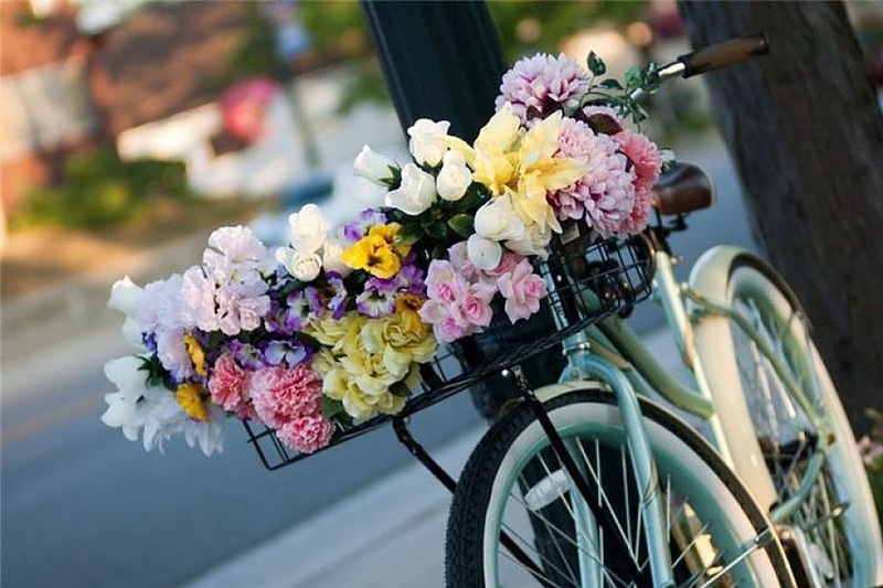 Курьер доставка цветов москва подставка для цветов купить севастополь